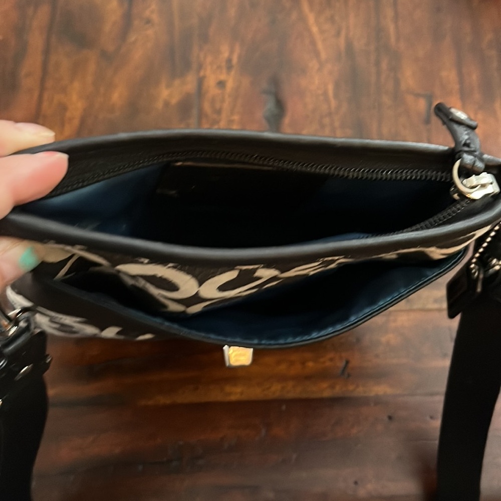 Coach Black/White Leather/Canvas PEYTON SIGNATURE SWING PACK CrossBody Bag 43466 - Picture 4 of 5